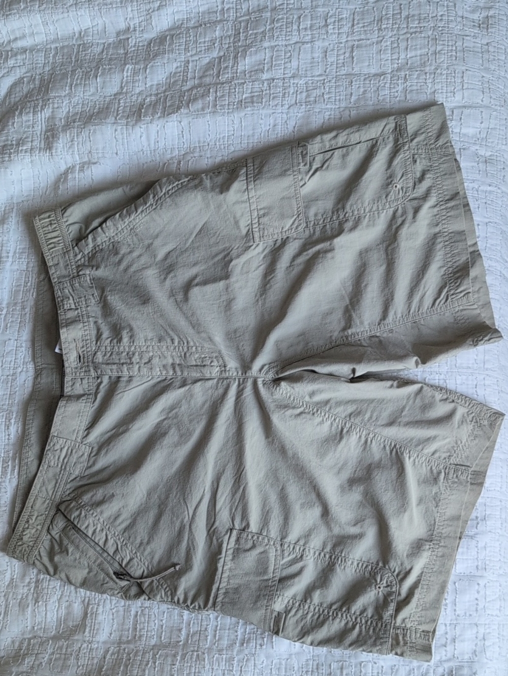 Columbia Men's Khaki Cargo Shorts